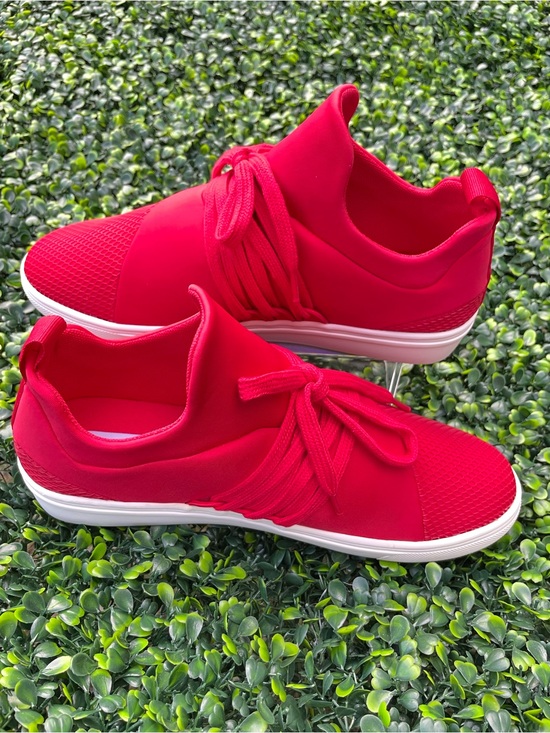 Steve Madden Shoes - Steve Madden lancer red Sneakers size 9.5
